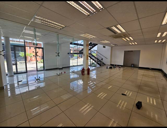 1,345M² WAREHOUSE TO LET IN NORTH RIDING